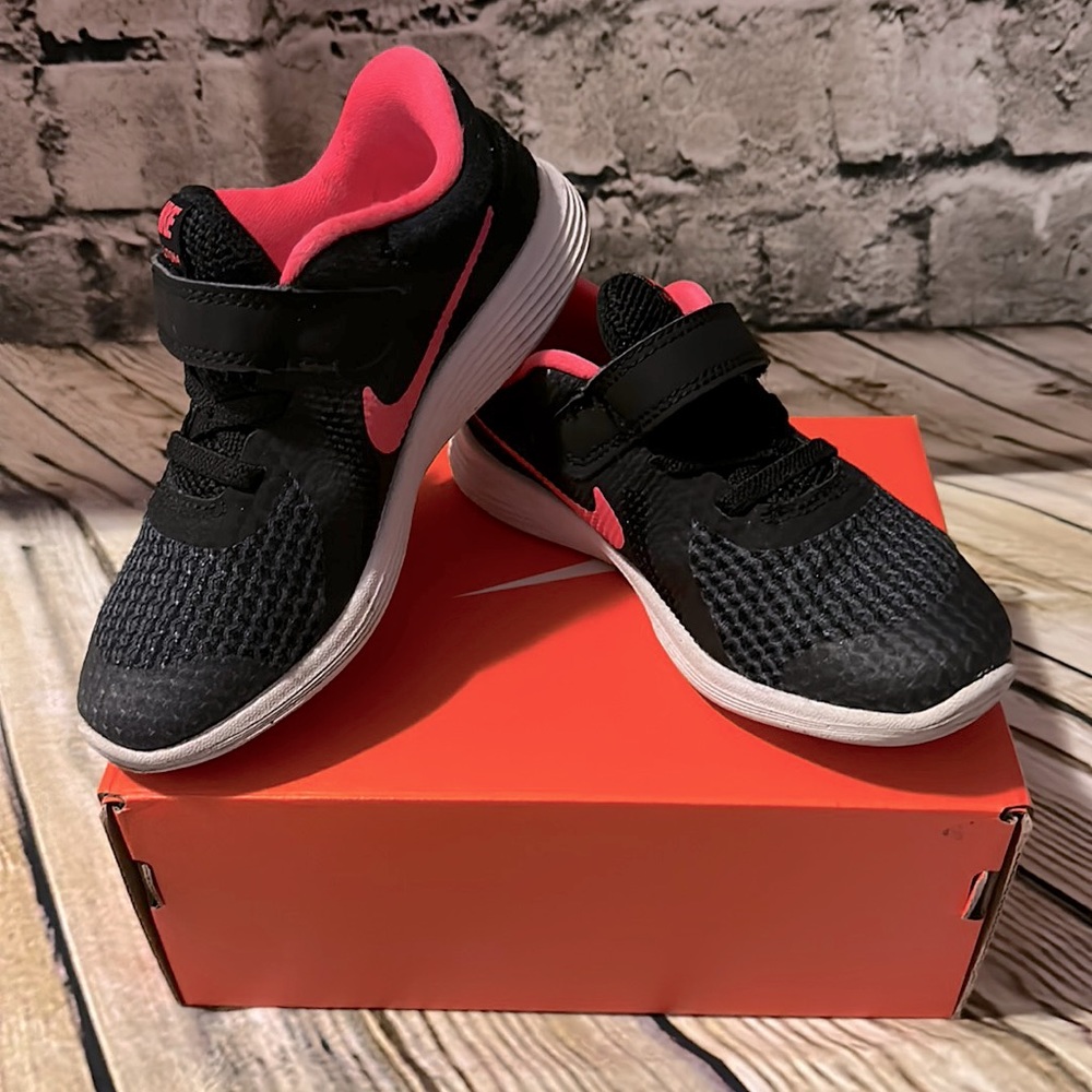 Toddler girl Nike shoes